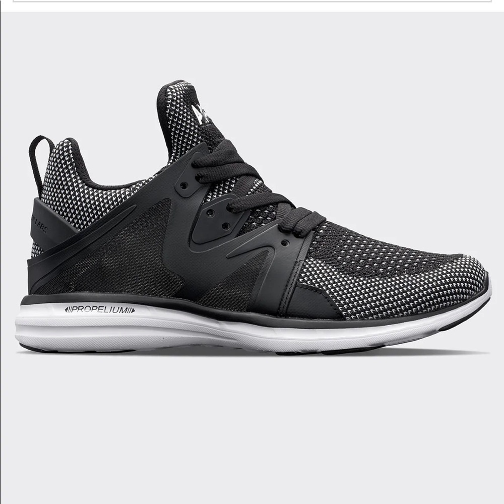APL Ascend running shoe size 6.5